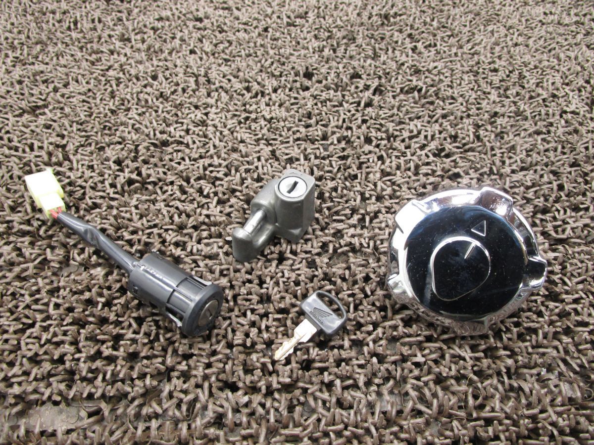 エイプ50 タイプD メインキーセット A 7604 タンクキャップ AC 18 ホンダ 16 E Ape FI Type D 動画有 インジェクション 12 V