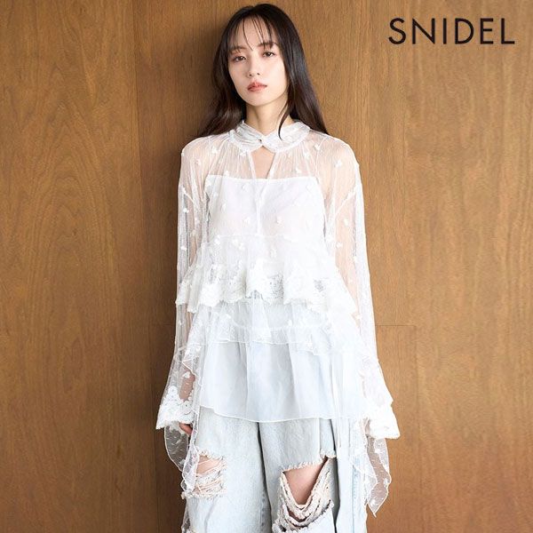 10 OFF スナイデル SNIDEL トップス 25秋冬 チュールエンブロイダリーレースブラウス ミドル丈 長袖 シアー 透け感 swfb255147