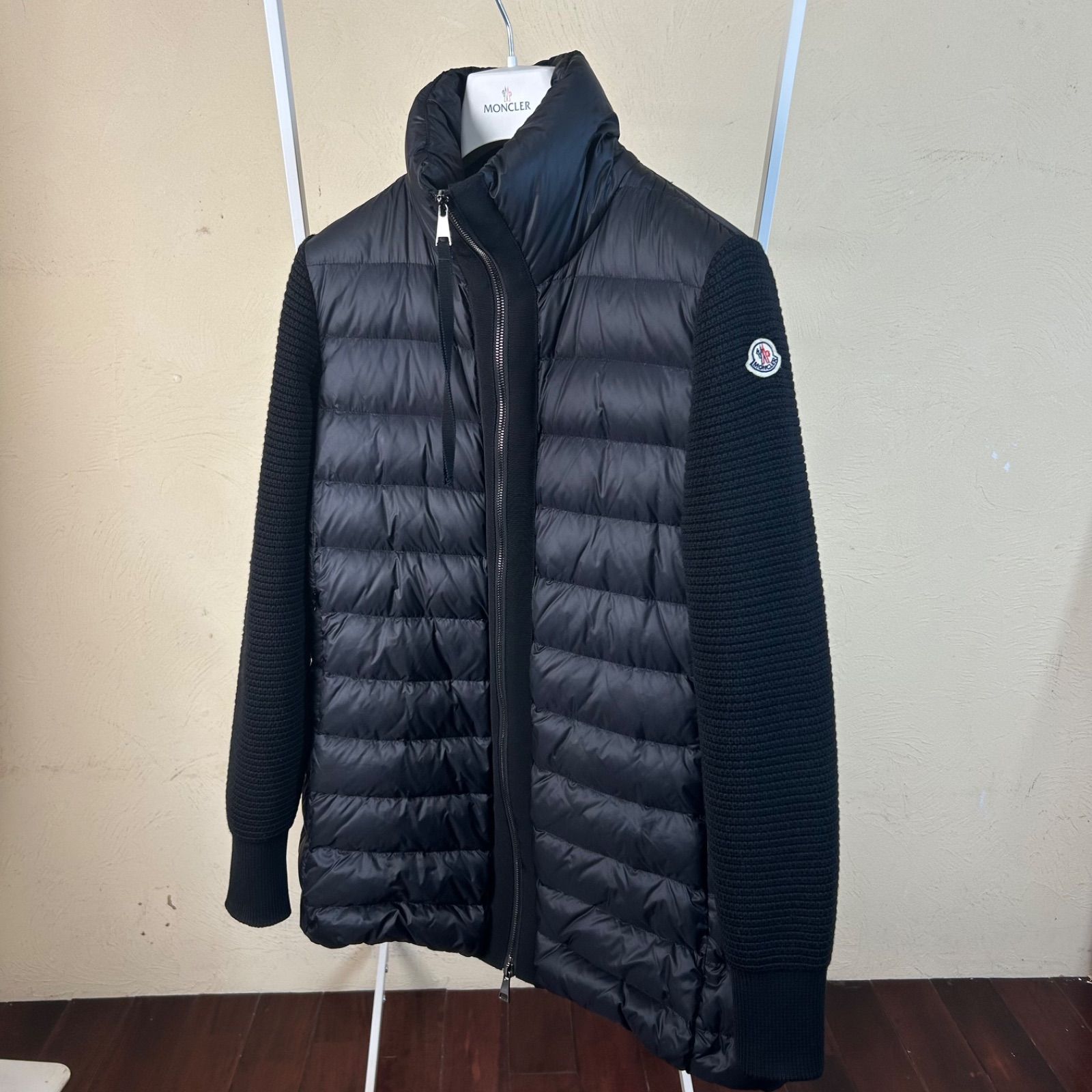 【美品】 【定番】MONCLER モンクレールダウンジャケットニット黒xs 極美品】MONCLER モンクレールダウンニットジャケット黒 XS - メルカリ