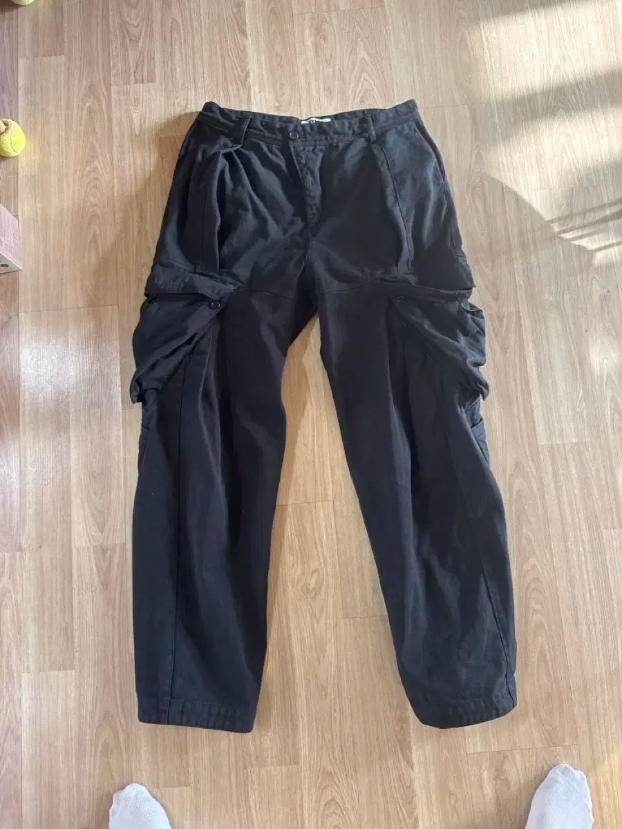2 Symm dimensional cargo pants