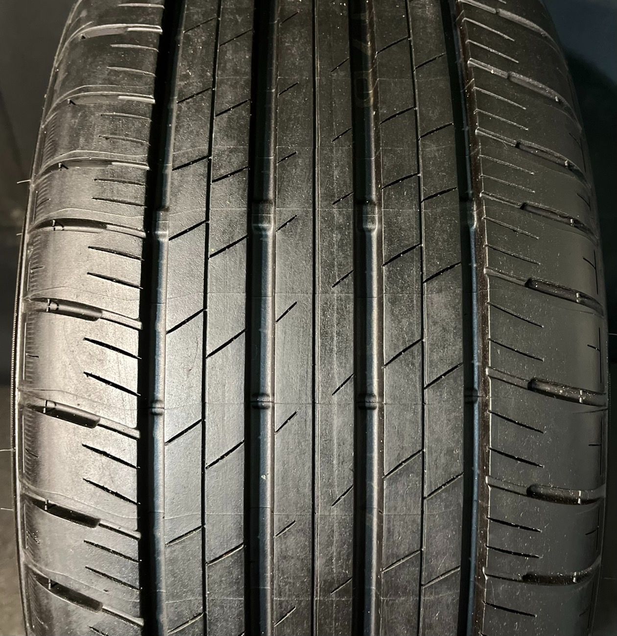 ブリヂストン アレンザ 225/50R18 95V バリ溝 H/L33 1本 2024年製 溝あり ブリヂストン アレンザ H/L33 225/50R18 ブリヂストン