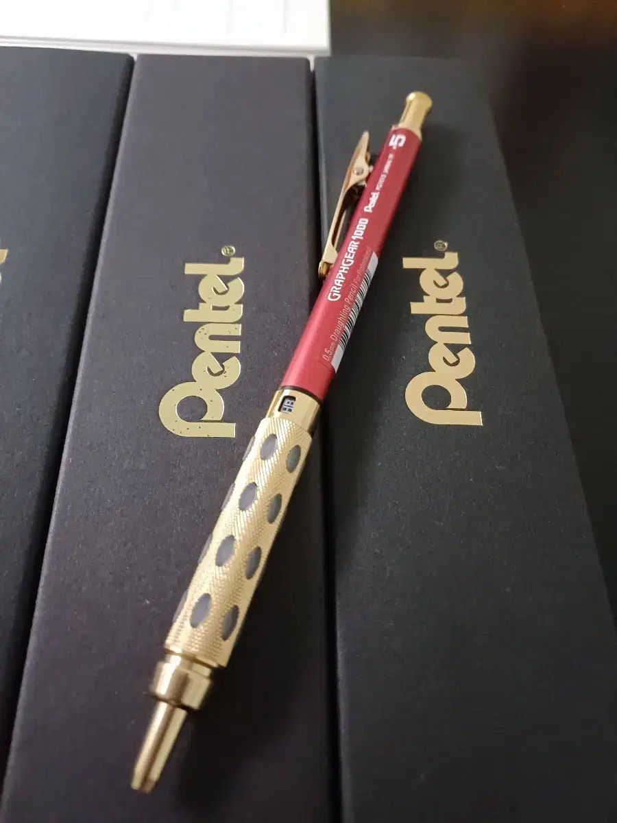 ぺんてる グラフギア リミテッド GOLD/RED グラフギア1000 ぺんてる グラフギア リー（LEE Pentel&frasl;ぺんてる] PG1015EHZ