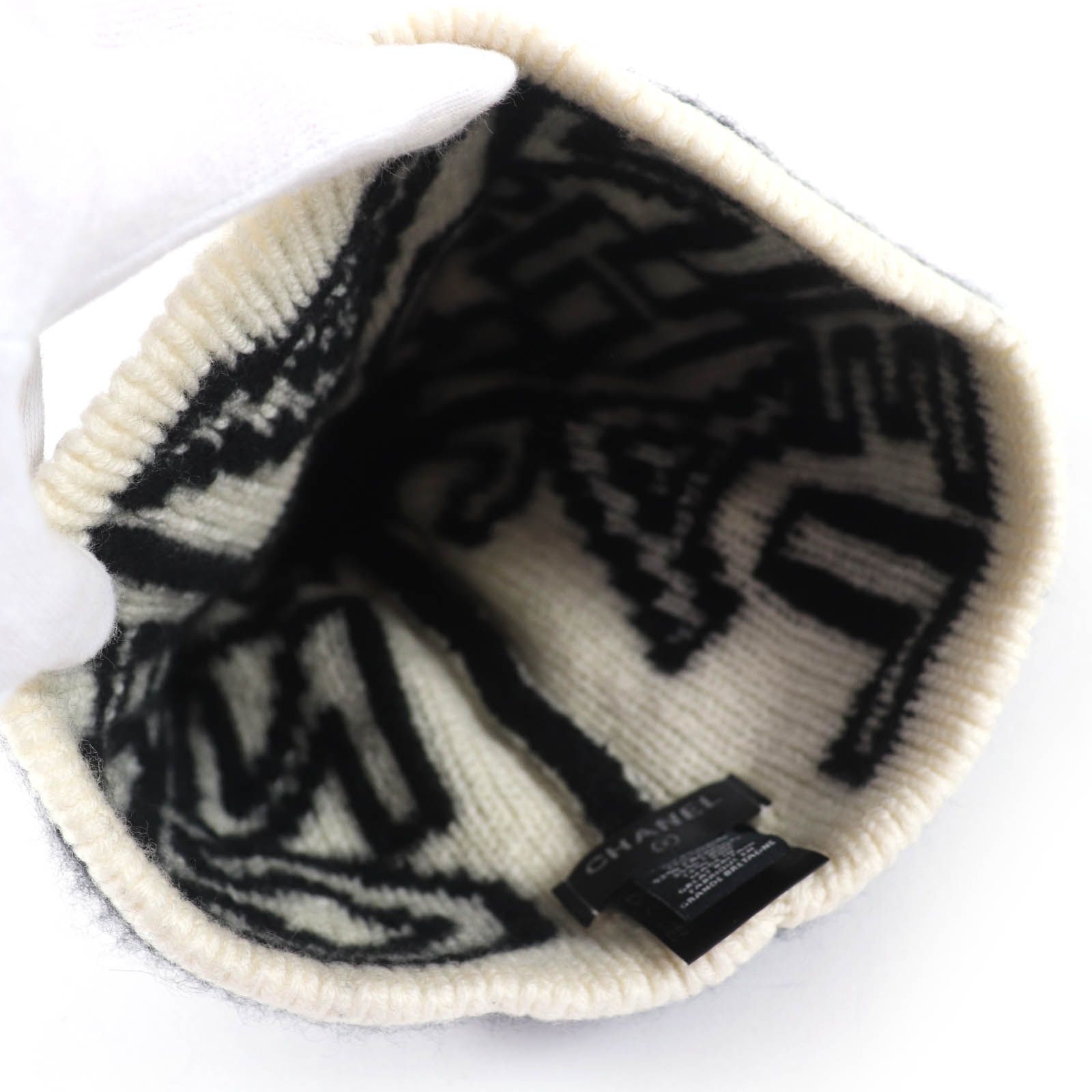  CHANEL シャネル 21 K カシミヤ シルク混 ロゴ総柄デザイン ビーニー ニットキャップ ブラック ホワイト レディース ニット帽 ビーニー 帽子