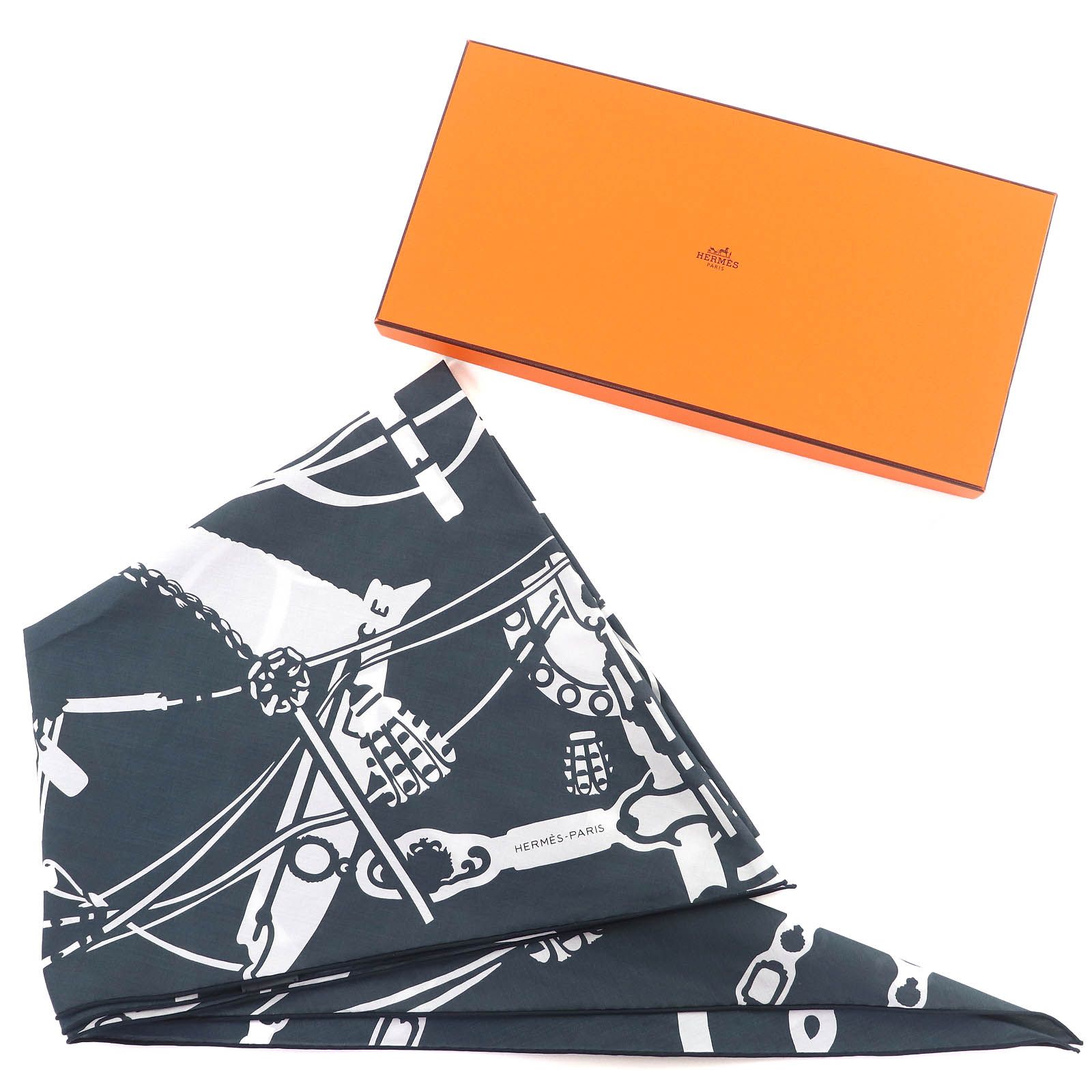 HERMES エルメス ロザンジュ 宮廷の馬具 コットン100％ オラージュ 黒 白 ひし形 スカーフ フランス製 き レディース メンズ 定価110 000円