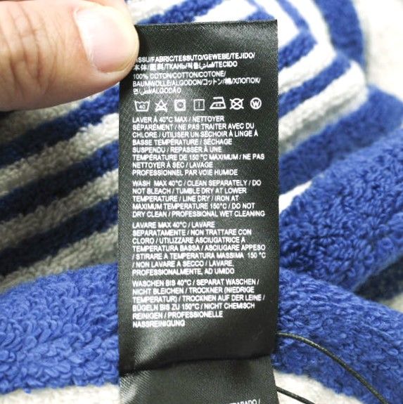 新品 SAINT LAURENT サンローラン BEACH TOWEL SQUARED ロゴ ビーチタオル 802295 YCL36 CAPRI BLUE 大判サイズ バスタオル 定価44,000円 新品 SAINT LAURENT サンローラン ポルトガル製 BEACH TOWEL SQUARED