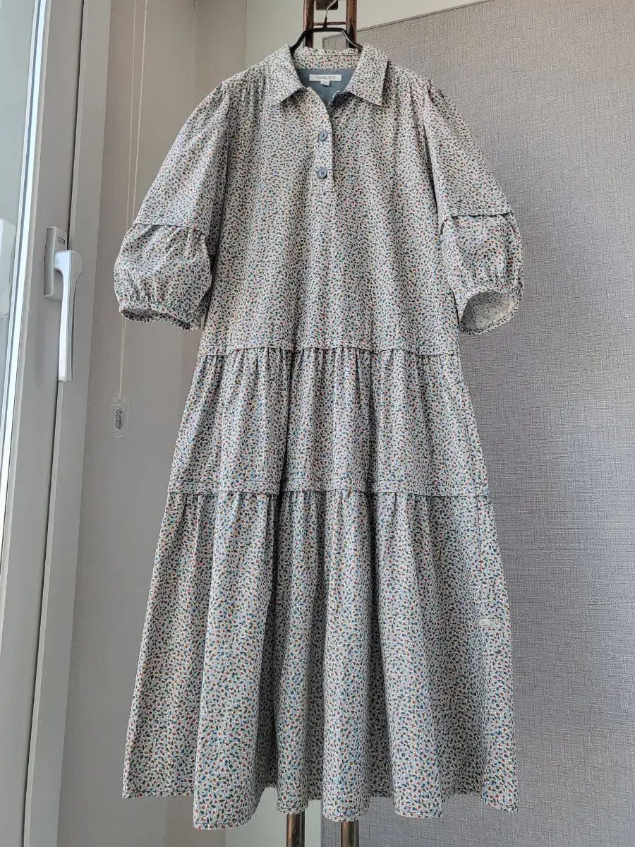 サースデーアイランド ボリューム袖 ボリューム感ロング丈ワンピース