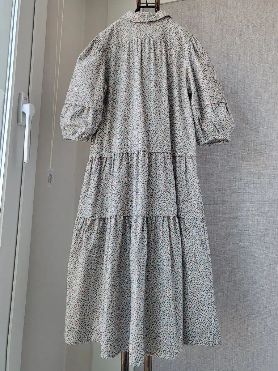  サースデーアイランド ボリューム袖 ボリューム感ロング丈ワンピース 長袖 七分袖 その他