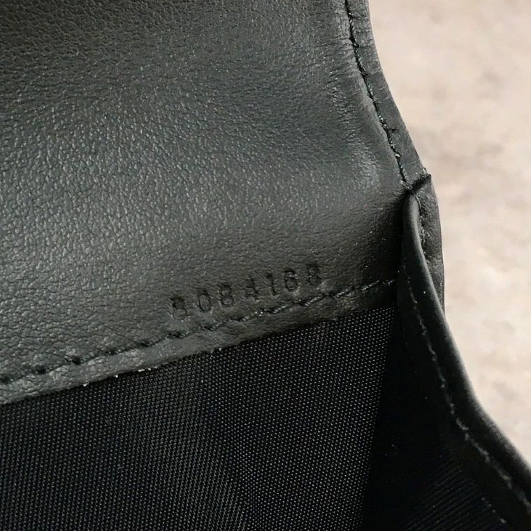 ベージュ ブラック