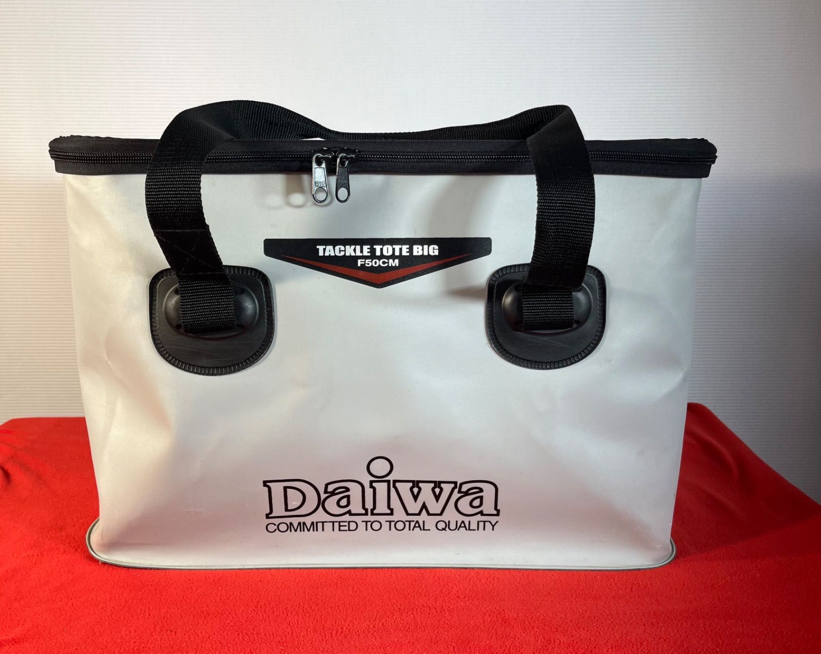 【32個】USMハラー パーツ ガラスパネル用 コーナー 金具 32個】USMハラー パーツ ガラスパネル用 コーナー 金具