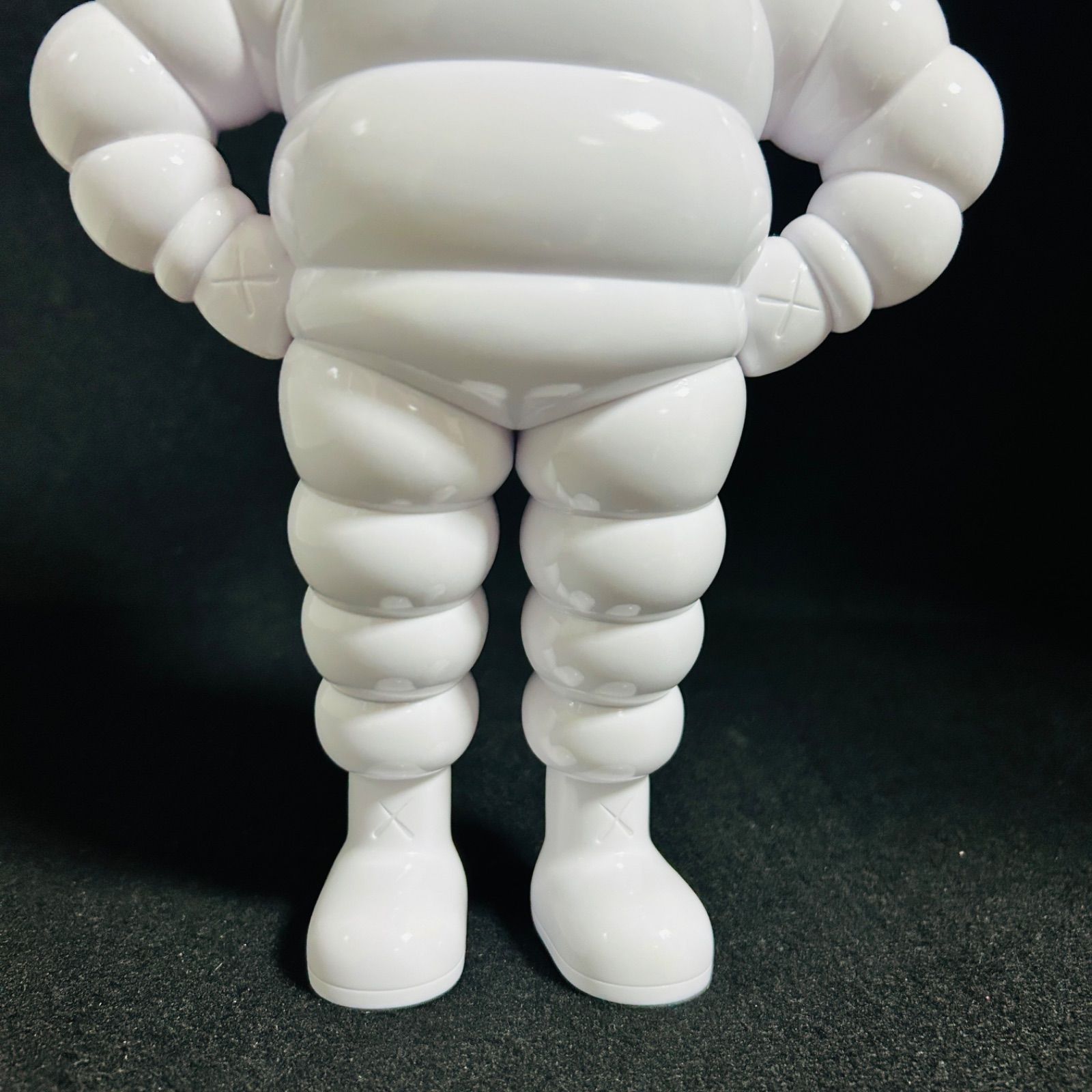 KAWS CHUM オープンエディション フィギュア　カウズ　真作　希少 KAWS CHUM オープンエディション フィギュア カウズ 真作 希少 KAWS