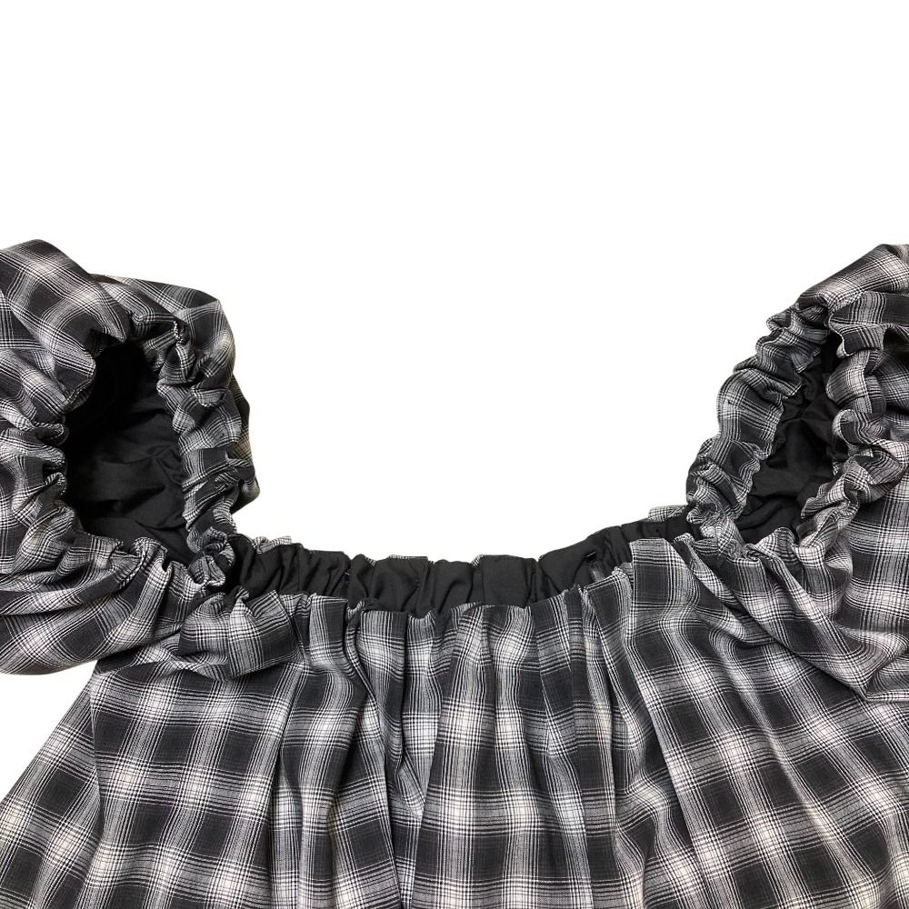 オフショルダーブラウス