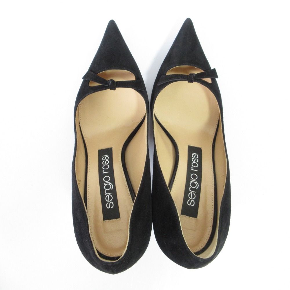 sergio rossi セルジオロッシ　ポインテッドトゥ　ハイヒール　パンプス セルジオ ロッシの新パンプス、メタルプレート付きのポインテッドトゥ