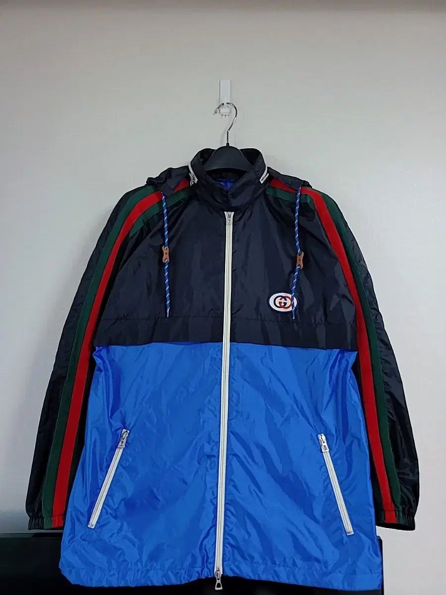 ハングルタグ グッチ オーバーサイズ テクニカル フード ジップアップ ジャケット