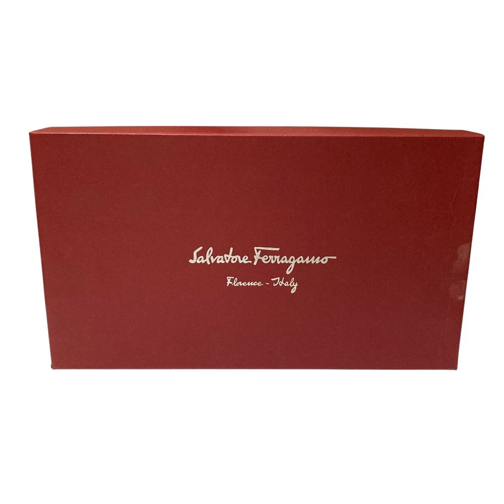 パテントレザー パンプス