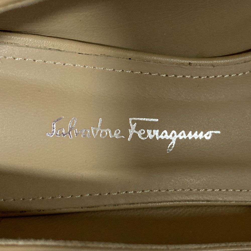 Ferragamo サルヴァトーレフェラガモ