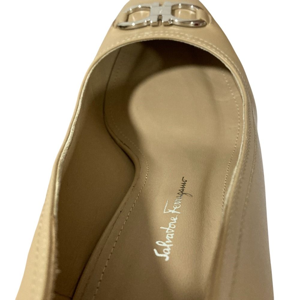 ベージュ レディース