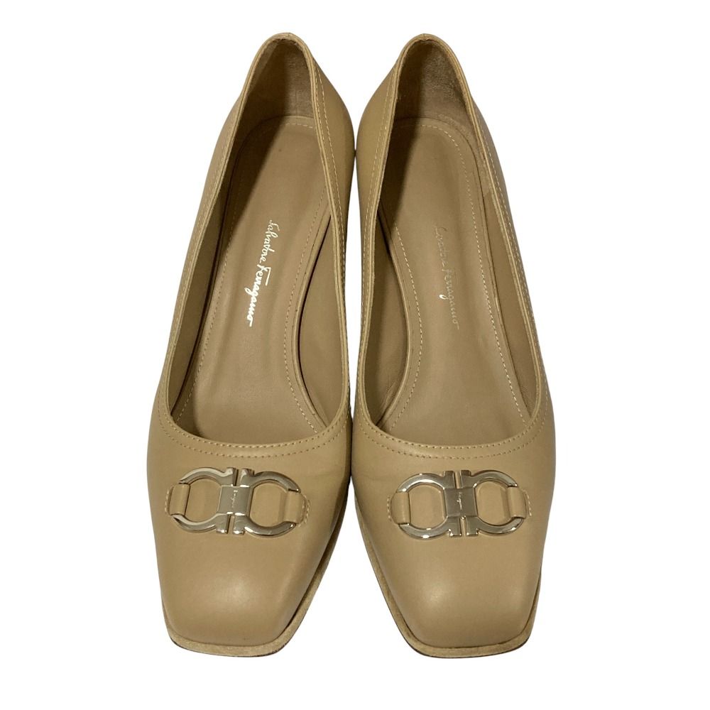  Salvatore Ferragamo サルヴァトーレフェラガモ ガンチーニ ヒール パンプス サイズ8 25 cm相当 ベージュ レディース 古着 ハイヒール パンプス パンプス