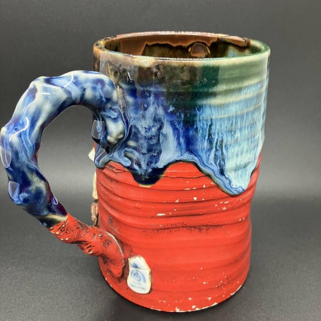 隅田焼　井上 良斎 高浮彫 人物図 辰砂釉　カップ　署名あり　明治　アンティーク 隅田焼 井上 良斎 高浮彫 人物図 辰砂釉 カップ 署名あり 明治