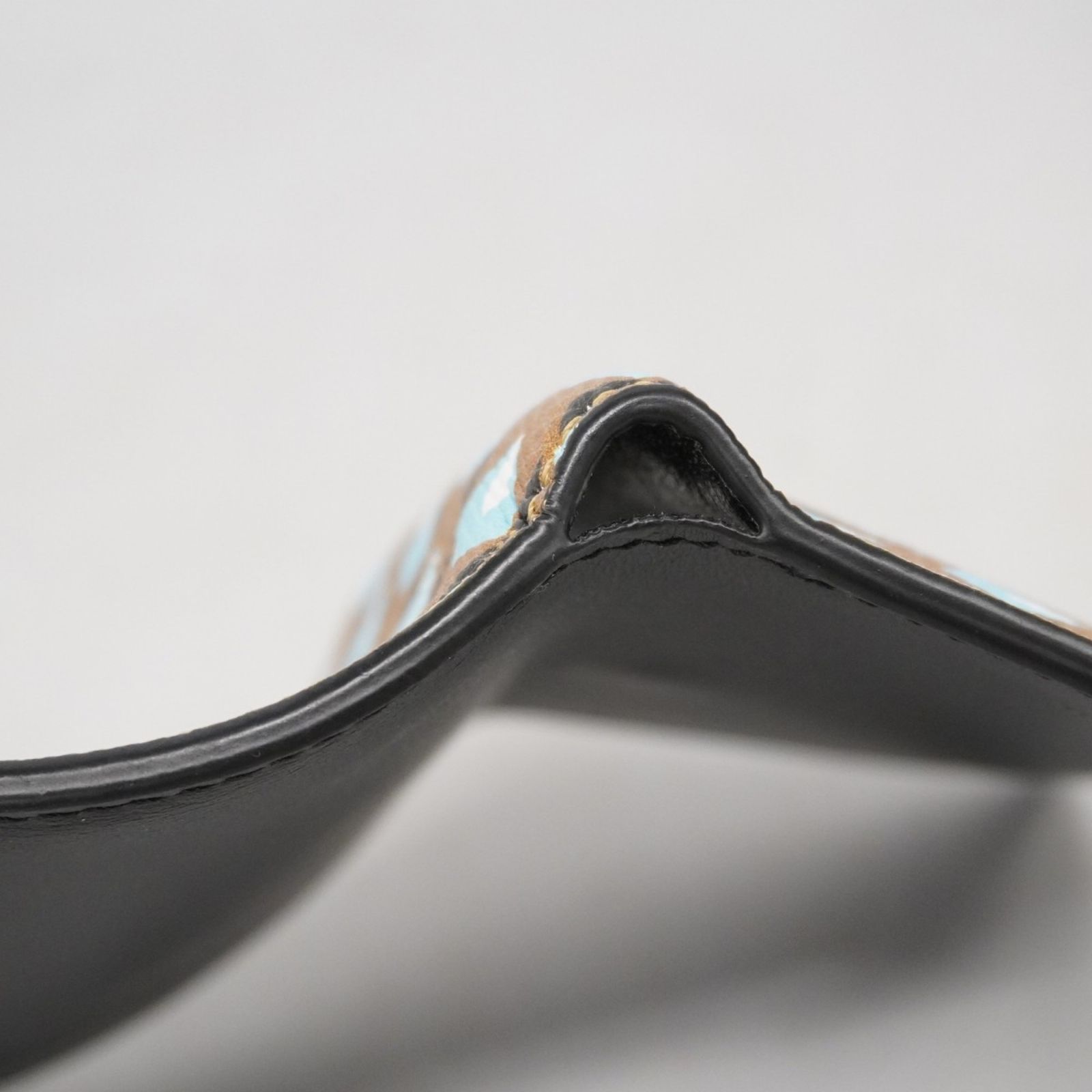 三つ折り財布 エフ