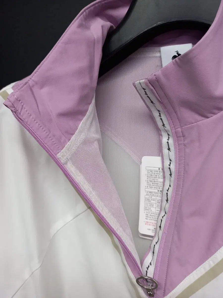 薄い ウィンドブレーカー