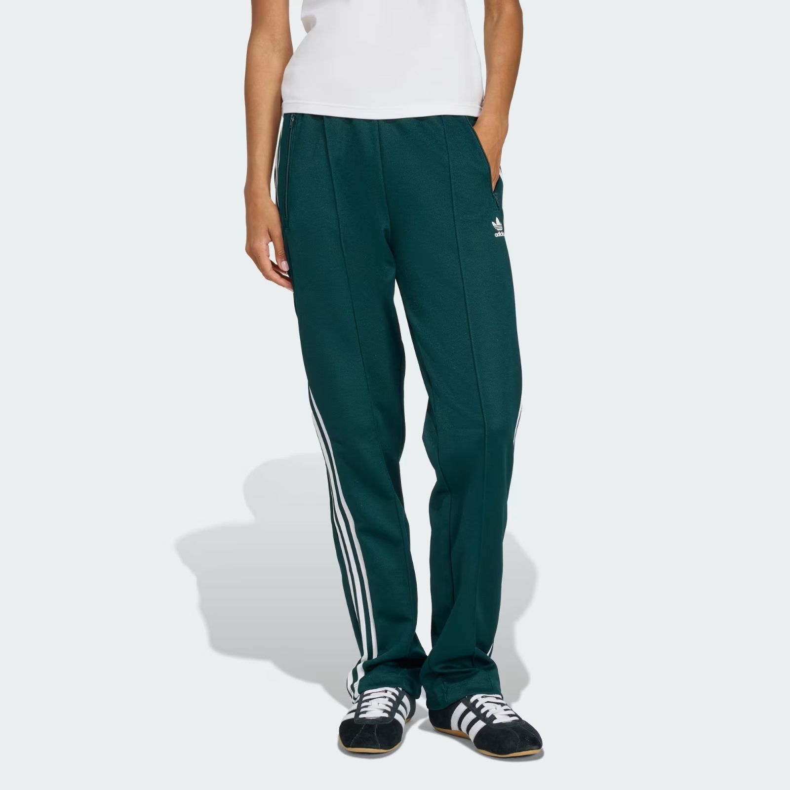 アディダスオリジナルス adidas Originals トラックパンツ ジャージ スリーストライプ ボトムス レディース ウィーメン JUJ66 JV7395 WOMEN S TRACK PANTS AURORA IVY × WHITE
