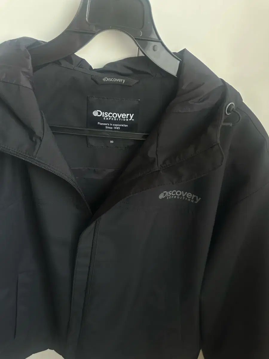 DISCOVERY ウィンドブレーカー