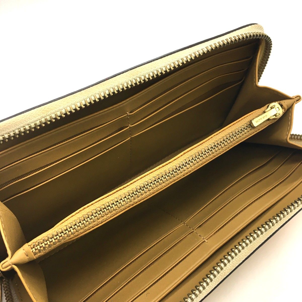 ジップ ウォレット