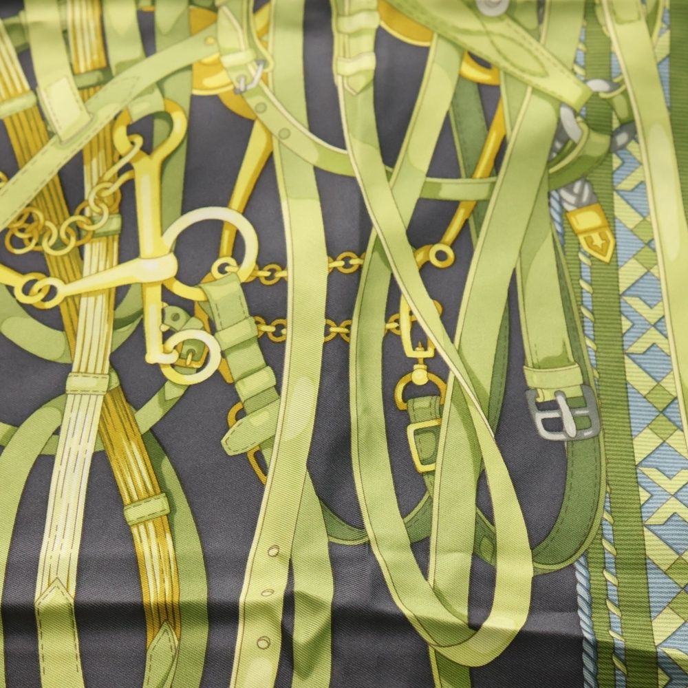 GUCCI大判スカーフ　馬具ベルト　グリーン GUCCI (グッチ) ベルト柄 大判スカーフ シルク ネイビー×グリーン