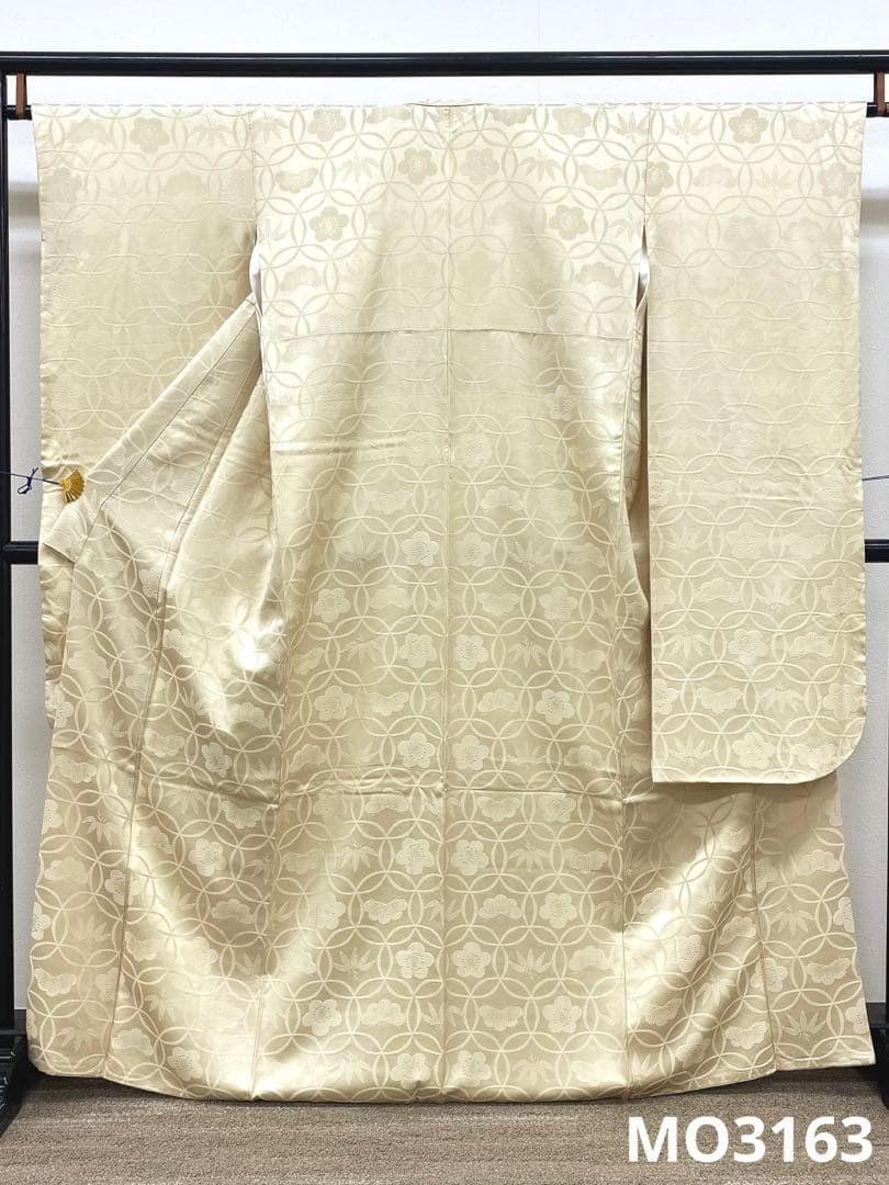 無地振袖 紋意匠 シンプル 松竹梅 身丈161 cm 撥水加工済 MO 3163