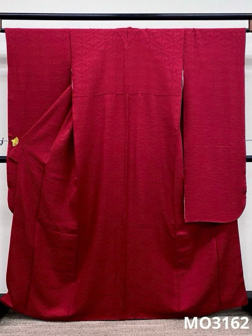 無地振袖 紋意匠 シンプル 赤系 向鶴 身丈158 cm 撥水加工済 MO 3162