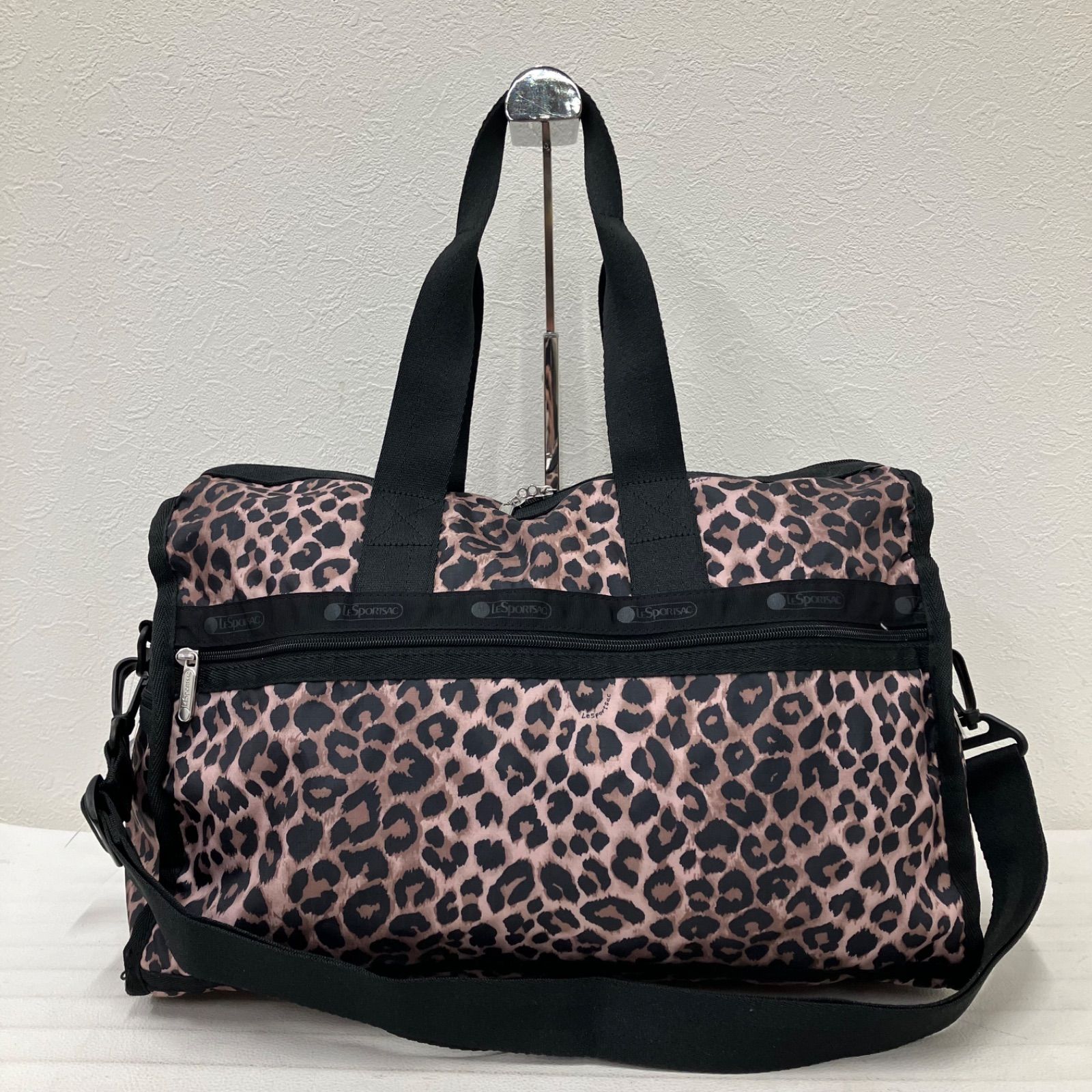 5669 LeSportsac レスポートサック 2WAY ボストンバッグ ショルダーバッグ ハンドバッグ 旅行用カバン 大容量 ショルダー紐取り外し調節 レオパード ヒョウ柄 アニマル柄 キャリーオン ナイロン