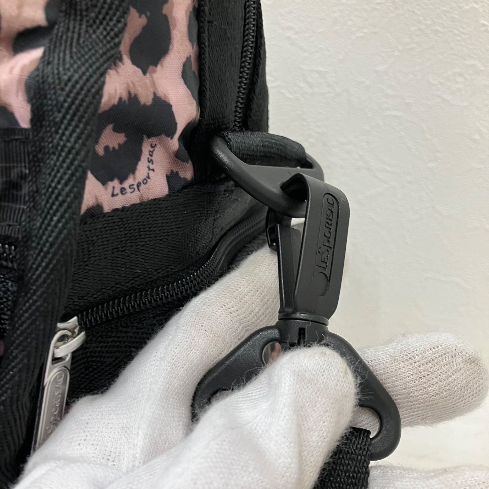  5669 LeSportsac レスポートサック ２WAY ボストンバッグ ショルダーバッグ ハンドバッグ 旅行用カバン 大容量 ショルダー紐取り外し調節 レオパード ヒョウ柄 アニマル柄 キャリーオン ナイロン ボストンバッグ 旅行用バッグ バッグ