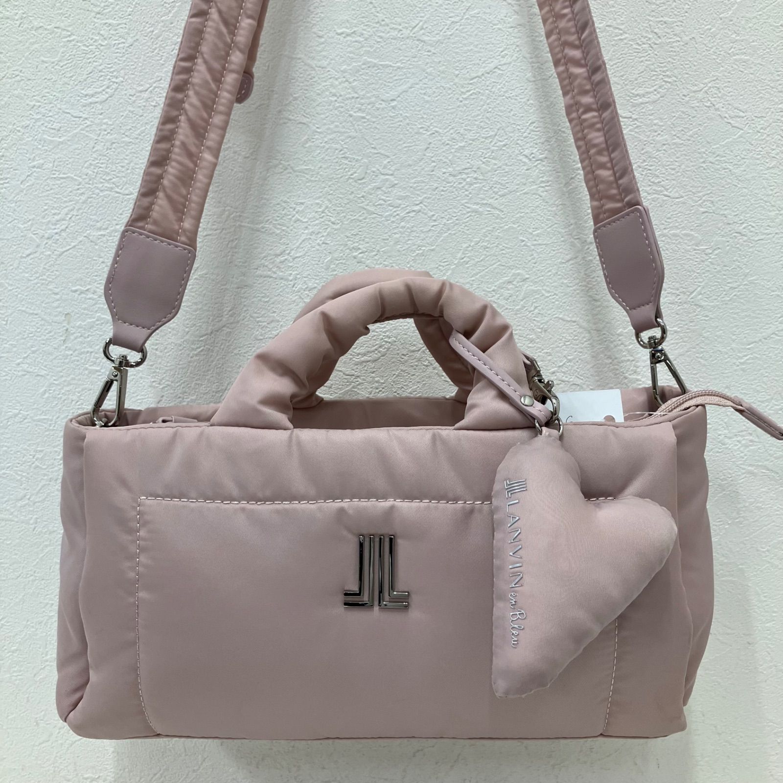 5604 LANVIN en Bleu ランバン オン ブルー パッフィー ２WAY ワンショルダーバック ハンドバッグ ピンク キーホルダー 肩がけ 斜めバッグ ショルダー紐調節