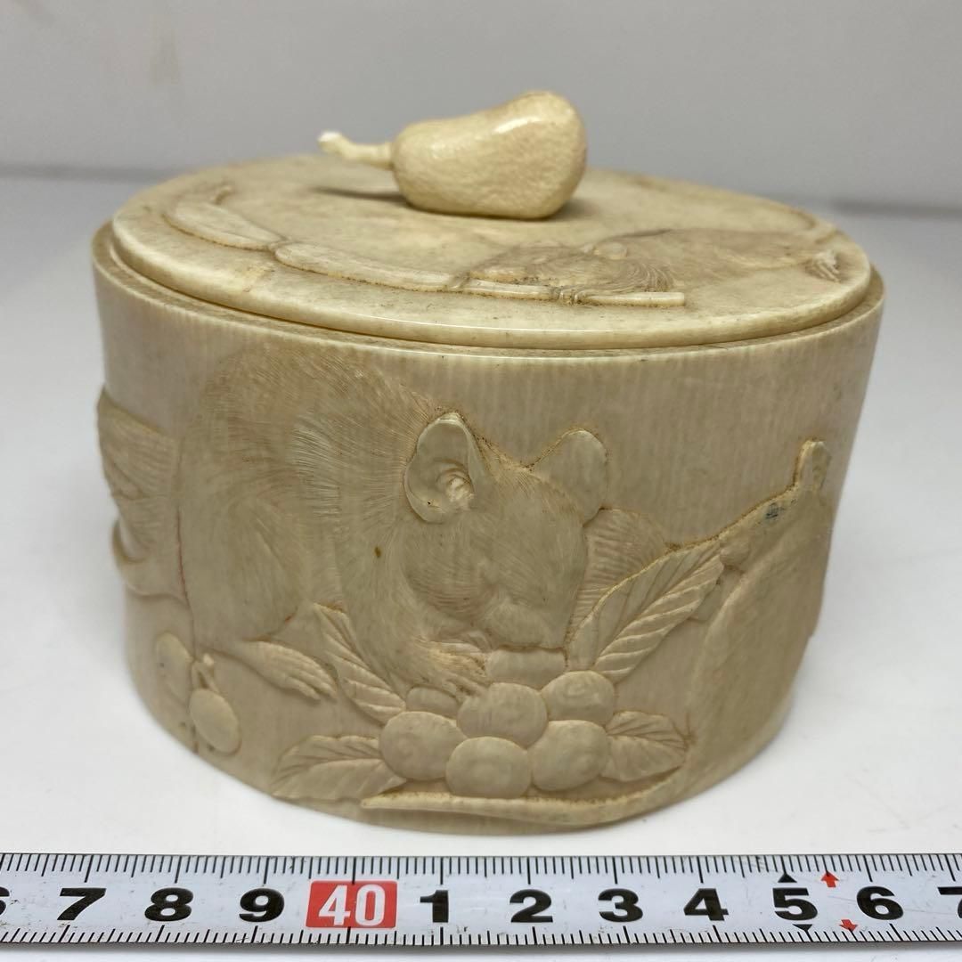 上 鼠彫刻蓋物 224 g トトチ 東さ7-0219