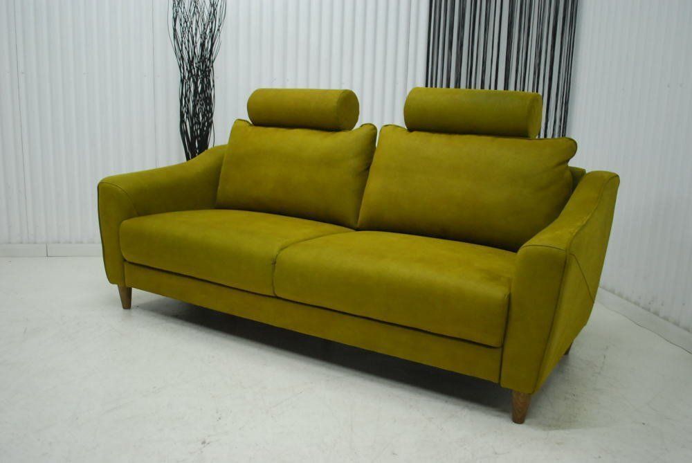 オリーブグリーン 240424