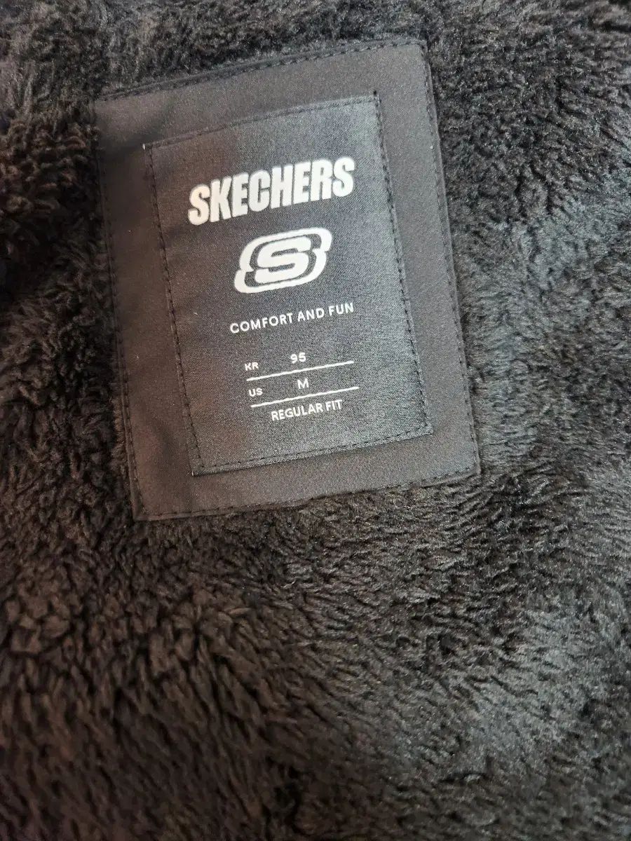 SKECHERS スケッチャーズ ブラック ダウン アウター