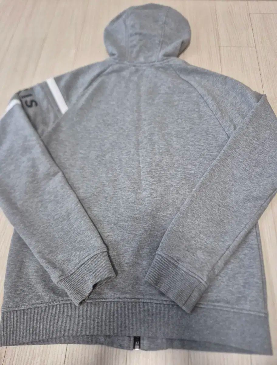 WHO ジップアップ