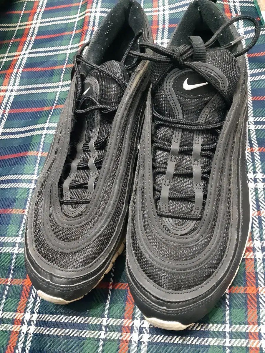 価格内訳 先着順 NIKE 300ミリ スニーカー