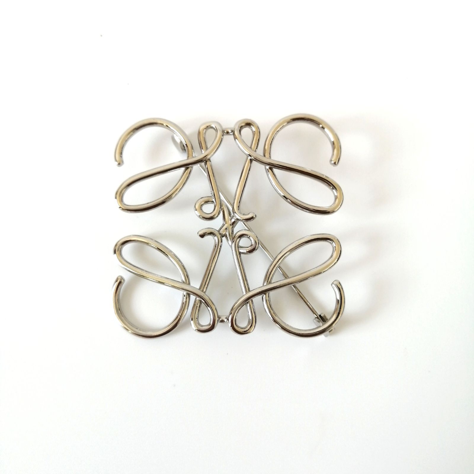 ロエベ LOEWE ブローチ アナグラム シルバー 179