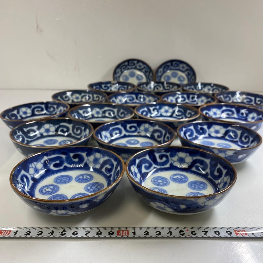 古伊万里　手塩皿18枚　木箱付　直径約10.5㎝　東Y7-0220①タルチ 古伊万里 手塩皿18枚 木箱付 直径約10.5㎝ 東Y7-0220①タルチ - メルカリ