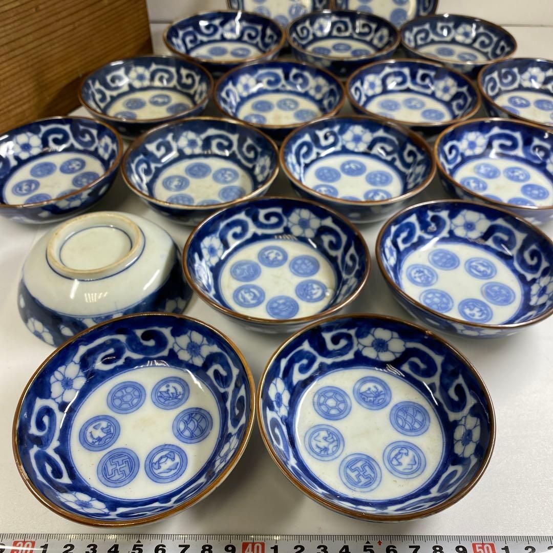 古伊万里　手塩皿18枚　木箱付　直径約10.5㎝　東Y7-0220①タルチ 古伊万里 手塩皿18枚 木箱付 直径約10.5㎝ 東Y7-0220①タルチ - メルカリ