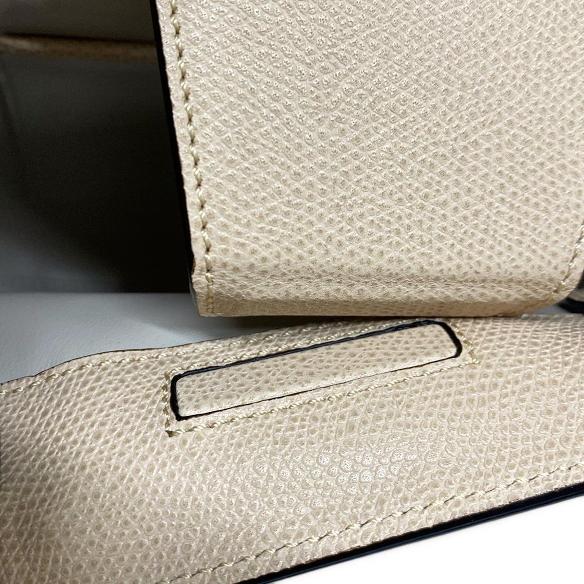 ヴァレクストラ ハンドバッグ