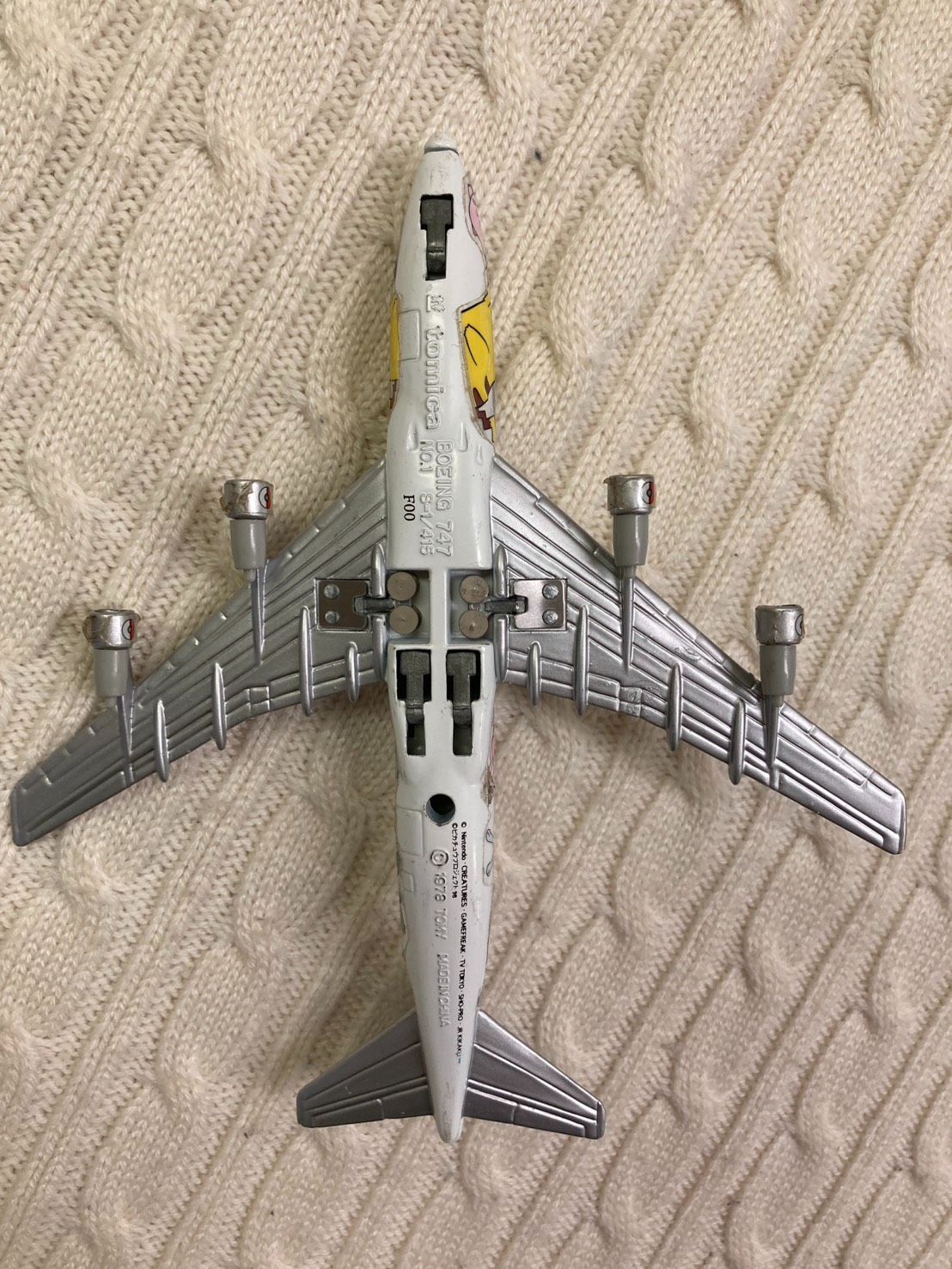 ☆ANA 全日空 ポケモンジェット JA8965 模型 ピカチュウ☆トミカ