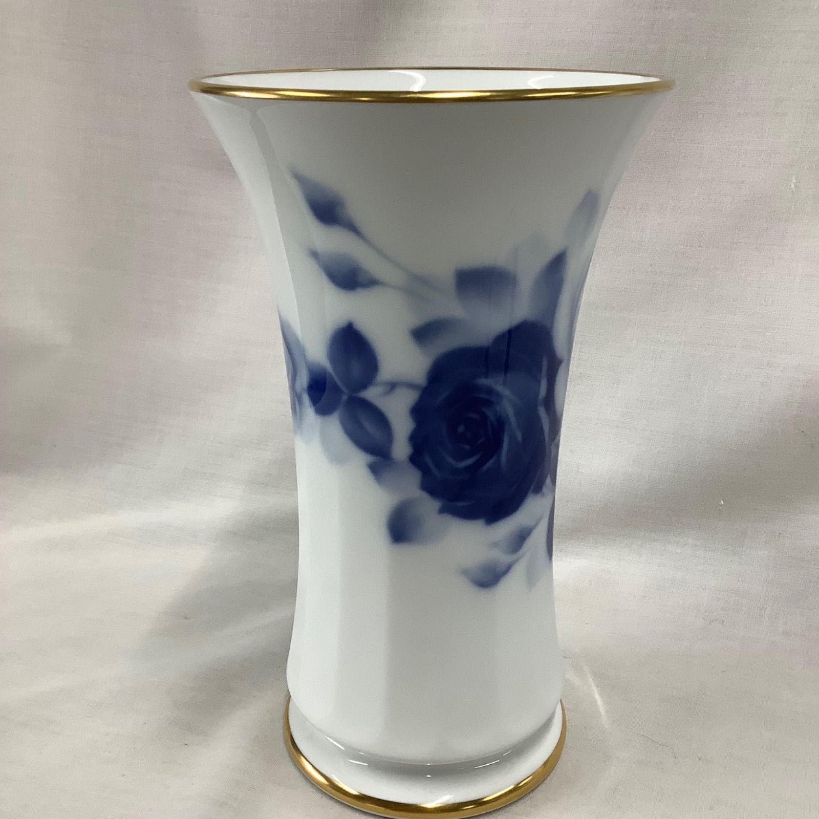 大倉陶園 花瓶 ブルーローズ 金彩 23㎝ D256 - メルカリ