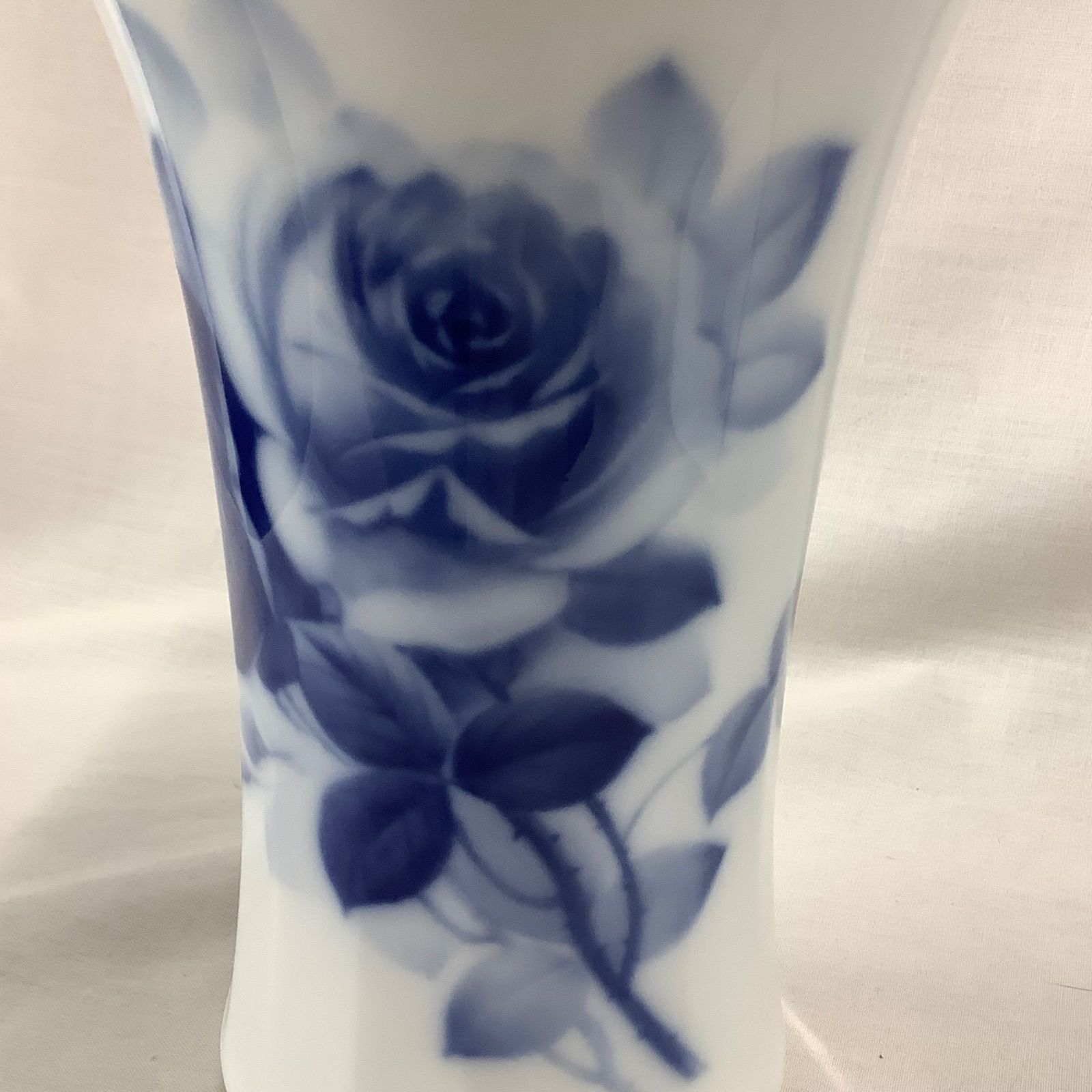 大倉陶園 花瓶 ブルーローズ 金彩 23㎝ D256 - メルカリ