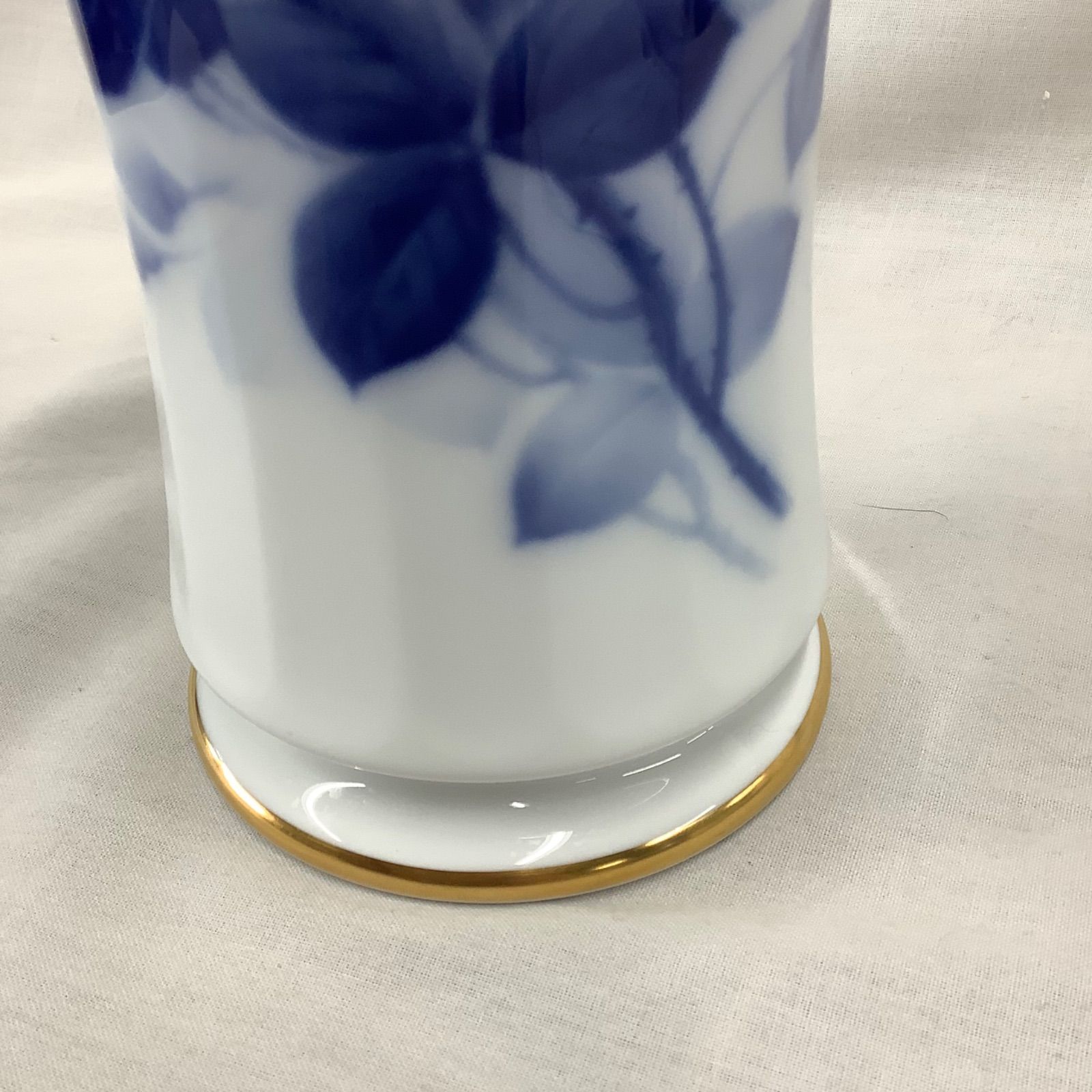 大倉陶園 花瓶 ブルーローズ 金彩 23㎝ D256 - メルカリ