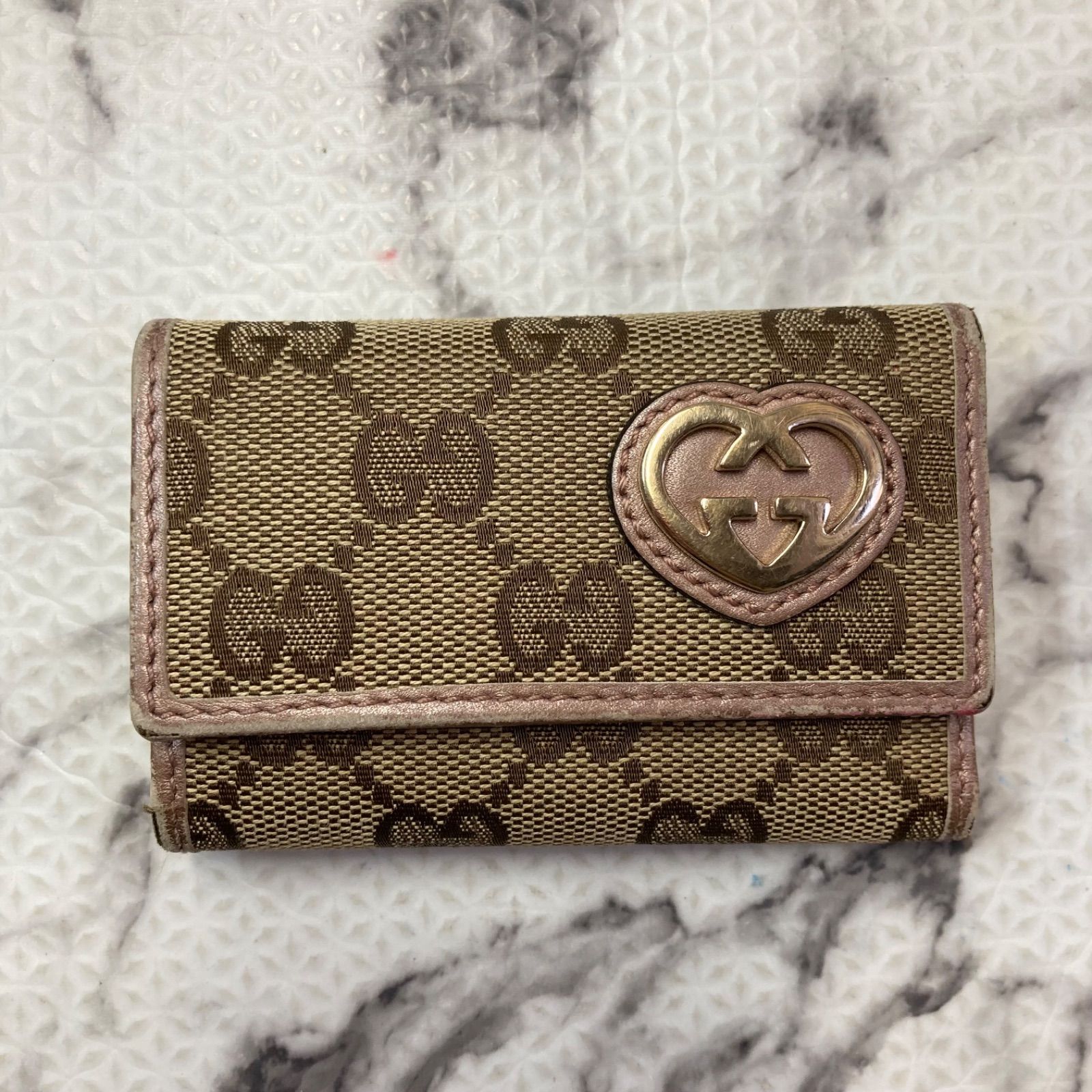 Gucci GGパターン キーケース ハート型ロゴ 【9977a28e】 - メルカリ