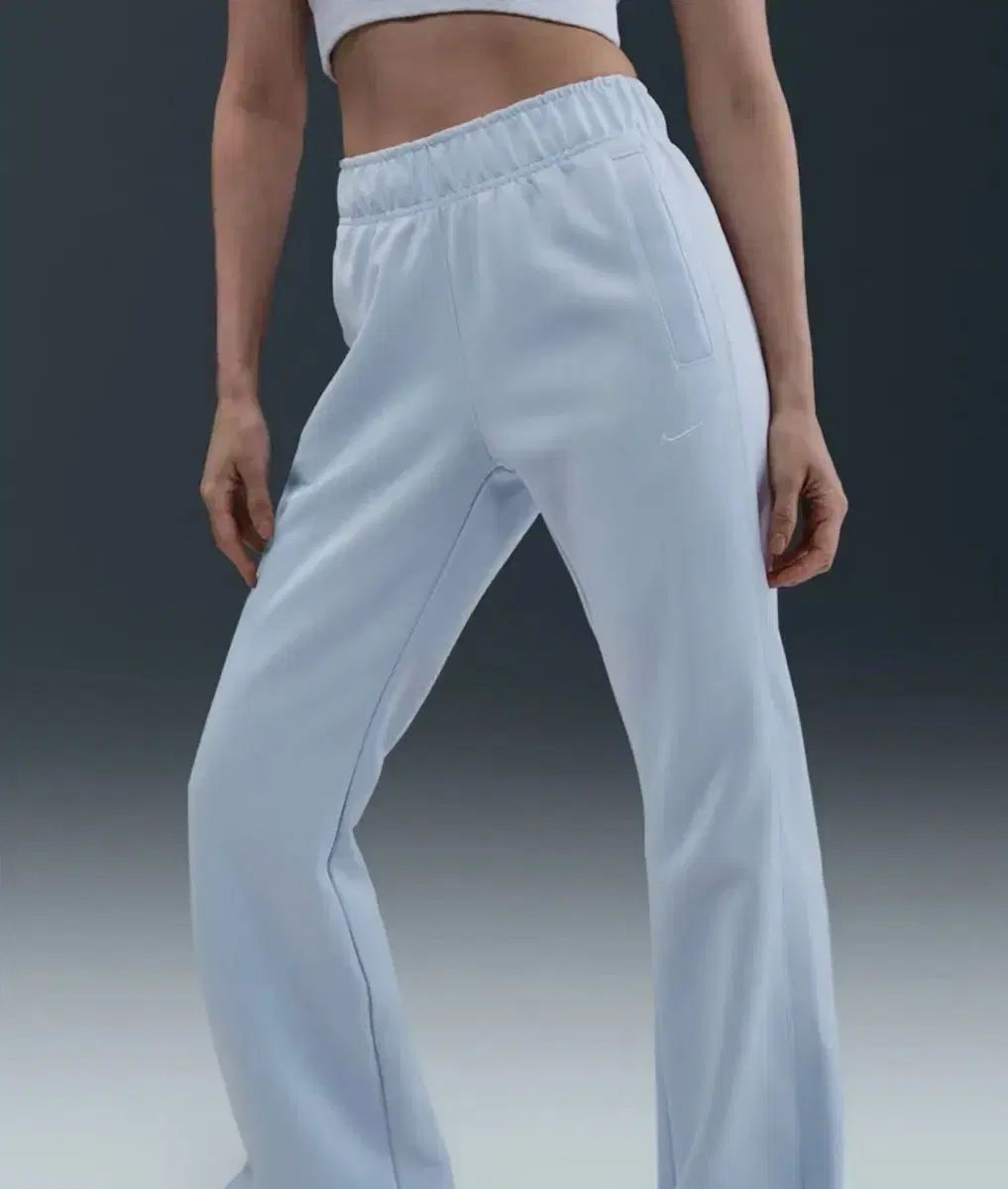 ナイキ ウィンドランナー スリム ミッドライズ トレーニング パンツ スカイブルー スカイ ライトブルー