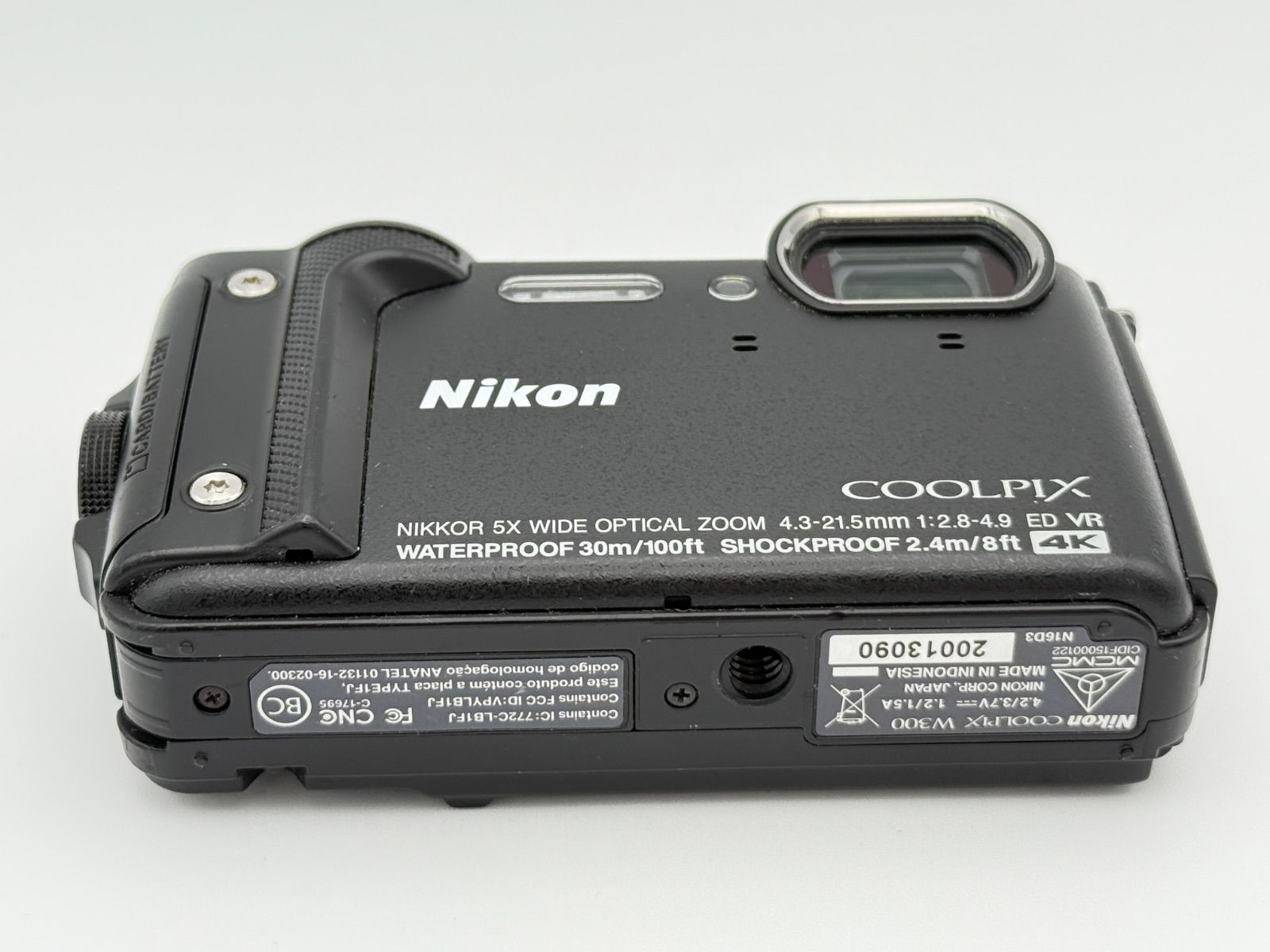 Nikon ニコン COOLPIX W300 クールピクス ブラック ニコン COOLPIX W300をレビュー！クチコミ・評判をもとに徹底検証