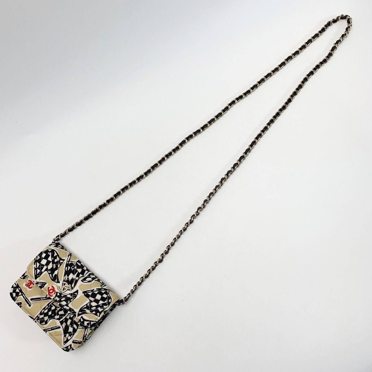 チェッカーフラッグ